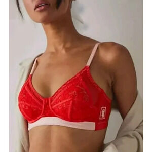 We Are HAH Bra Fits Size 30-38D Red & Pink On Point Wireless Bullet Bra Lingerie